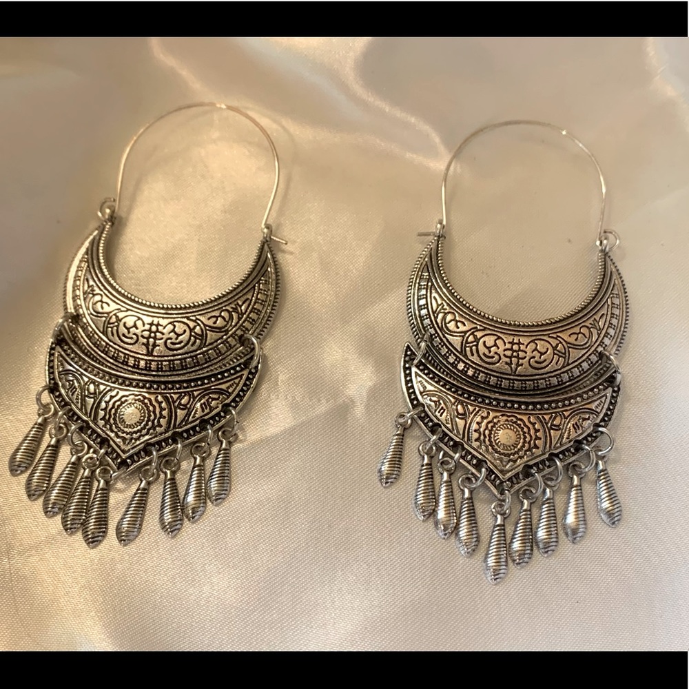 Bali Design Earrings In Sterling Silver